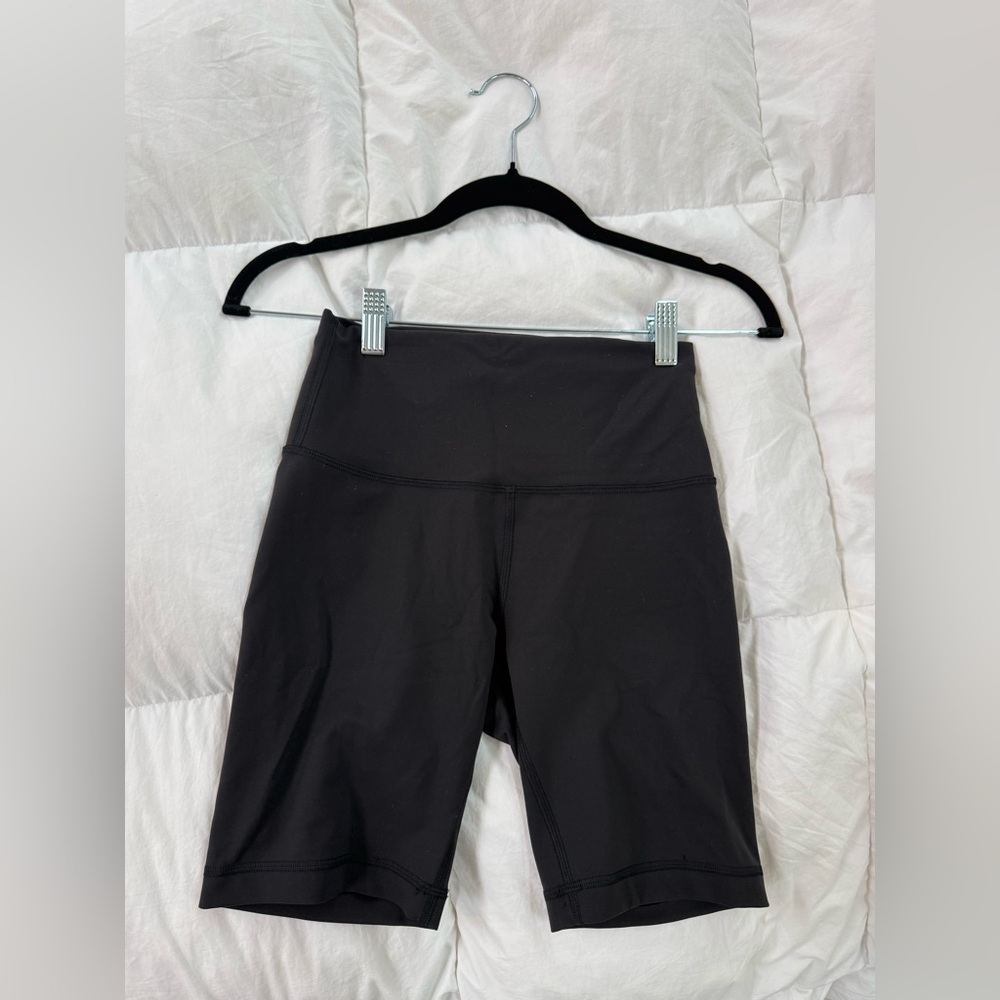 Lululemon Wunder High Rise Train 8” black shorts - Picture 5 of 6
